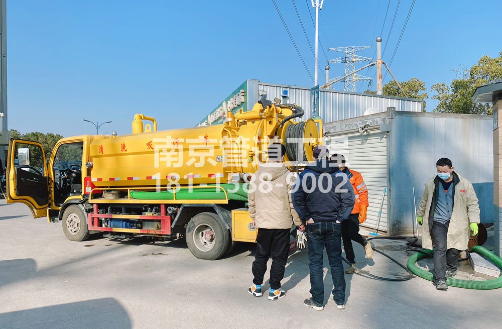 311王子楼村粮油市场化粪池清理